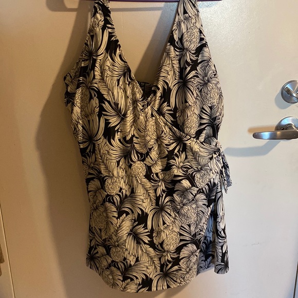 Old Navy Other - NWT 3x one piece Swimsuits